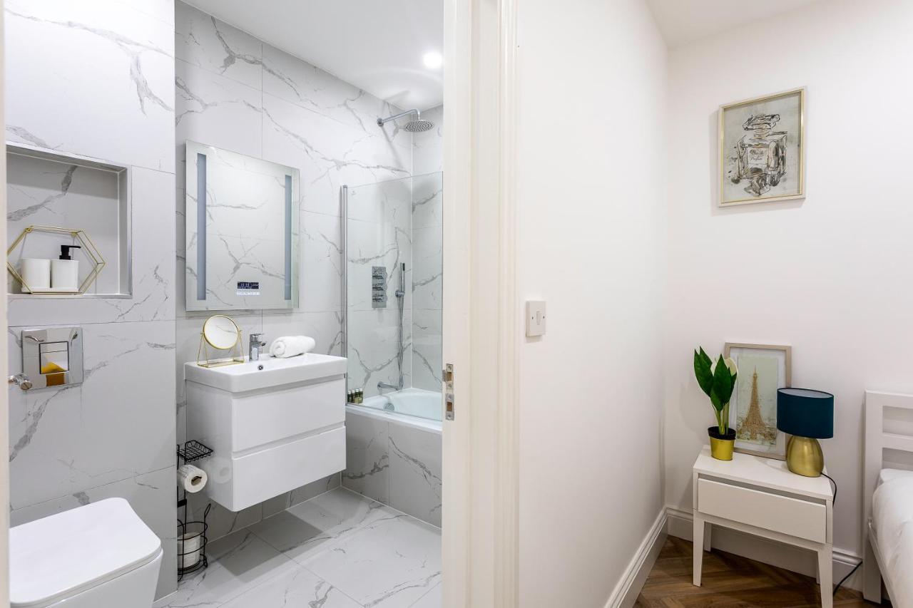 Stunning West Garden Flat 4bed 2 Bath Free Parking 10 Occupancy Londra
