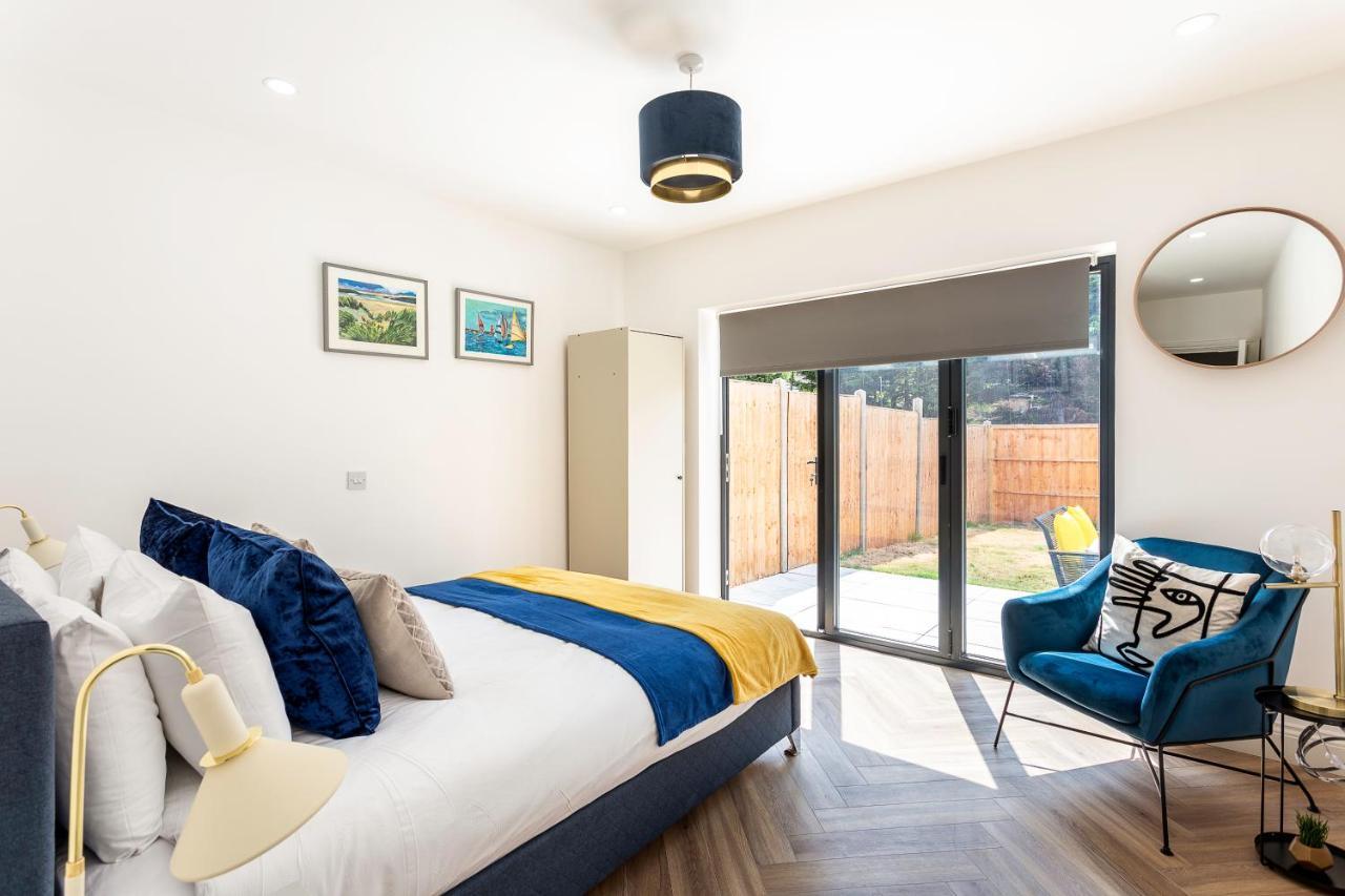 Stunning West Garden Flat 4bed 2 Bath Free Parking 10 Occupancy