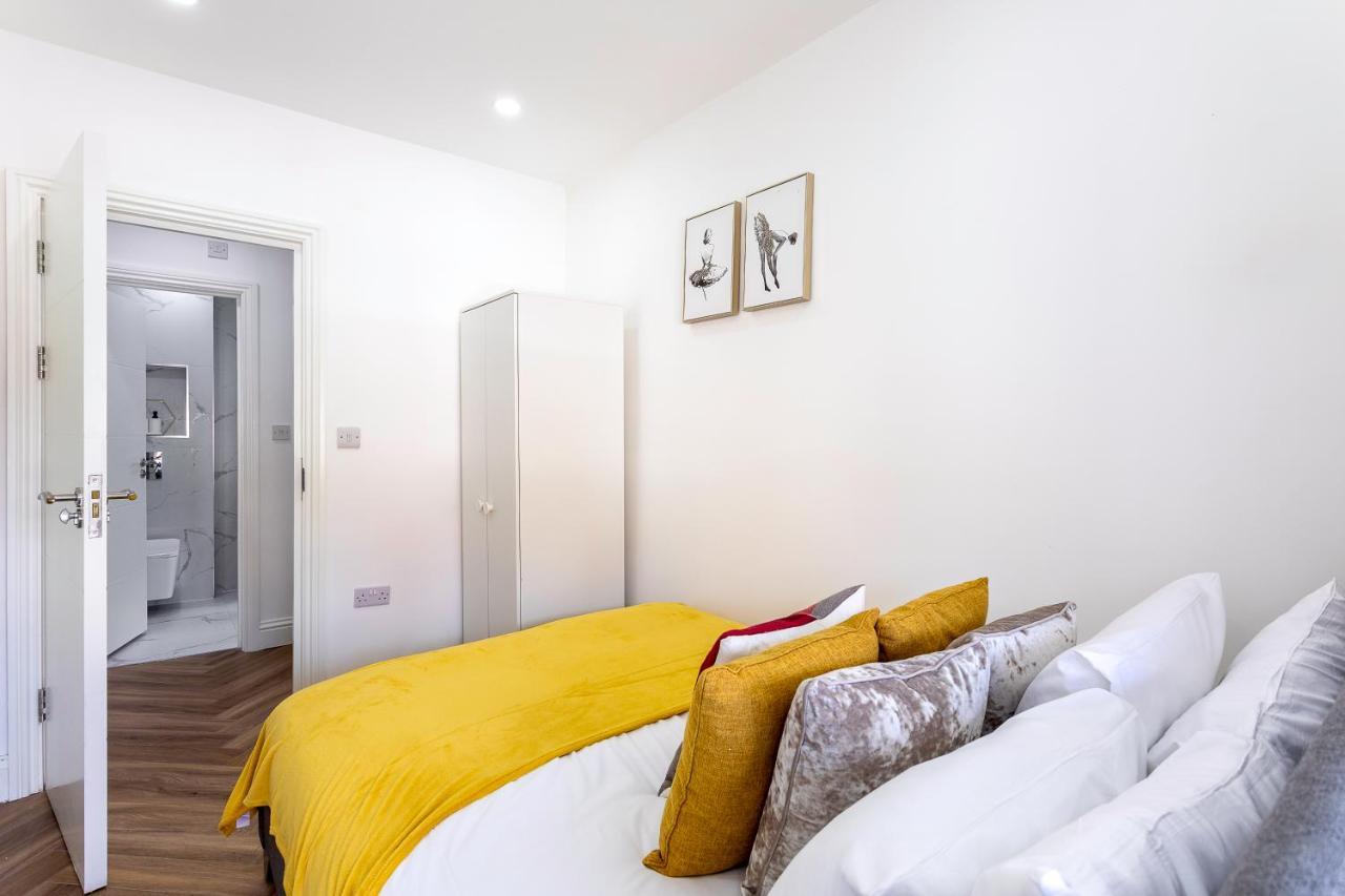 Apartment Stunning West Garden Flat 4bed 2 Bath Free Parking 10 Occupancy London